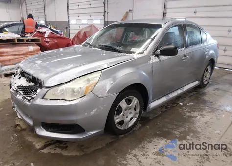 2014 Subaru Legacy 2.5I z USA, uszkodzony, nr VIN 4S3BMCA64E3020436
